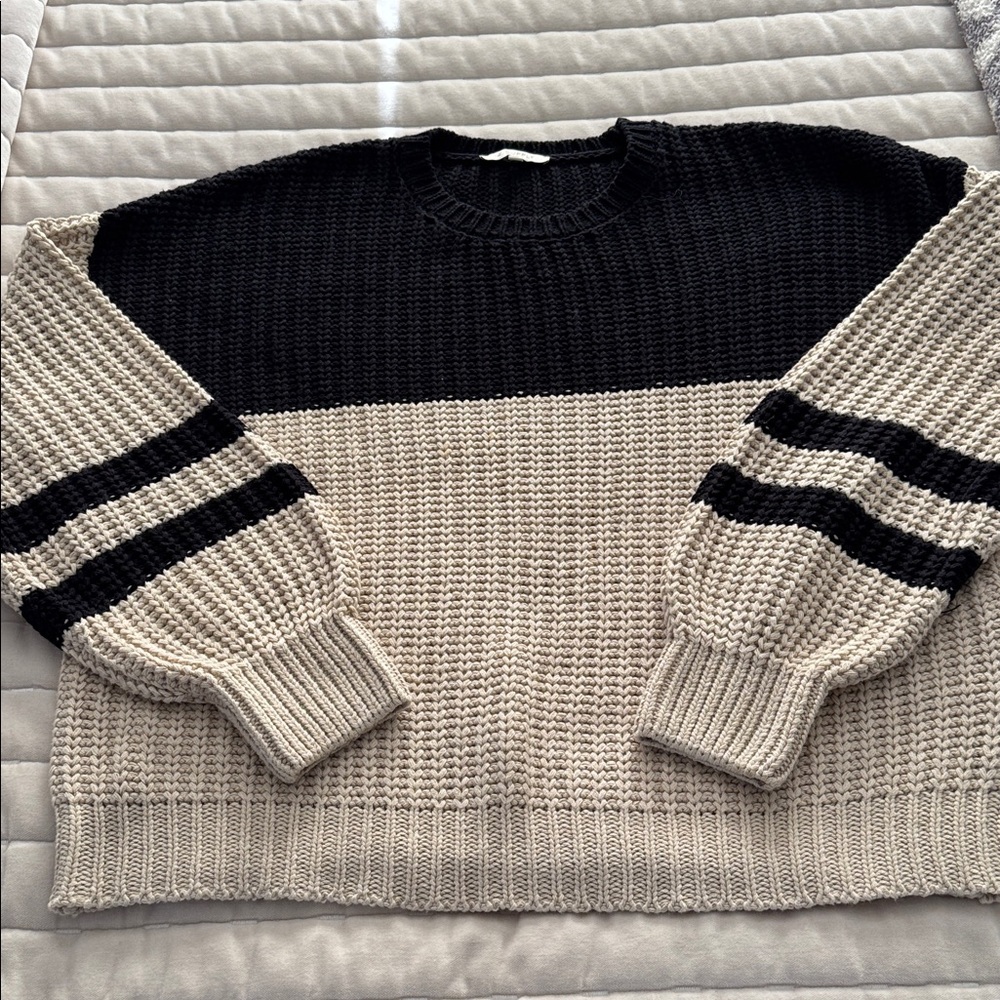 Z Supply Lyndon Varsity Sweater Black with beige.  Size: M NWOT